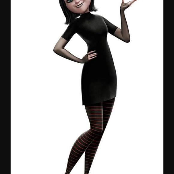 Halloween costume of Mavis from Hotel Transylvania: black dress and short cape - Picture 5 of 5